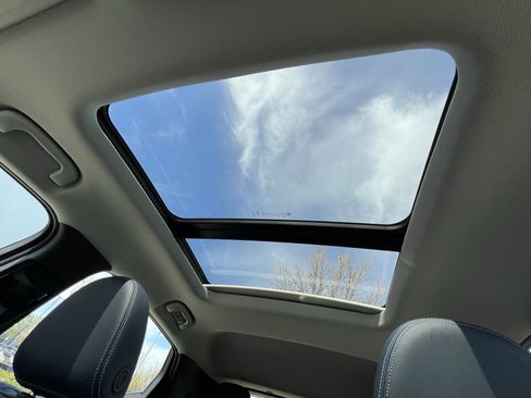 Used 2023 Chevrolet Bolt EUV Premier w/ Sun & Sound Package image 28