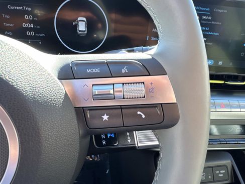 Used 2024 Hyundai Kona Limited image 21