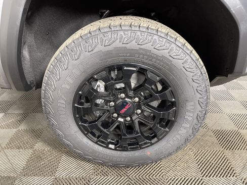 New 2026 GMC Canyon Elevation w/ Convenience Package image 11