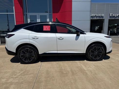 Certified 2025 Nissan Murano Platinum AWD/4WD image 3