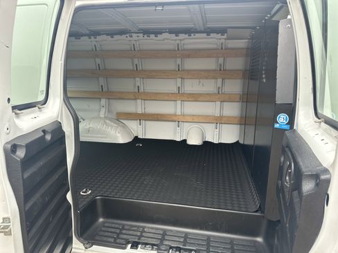 Used 2024 GMC Savana 2500 w/ Driver Convenience Package image 15