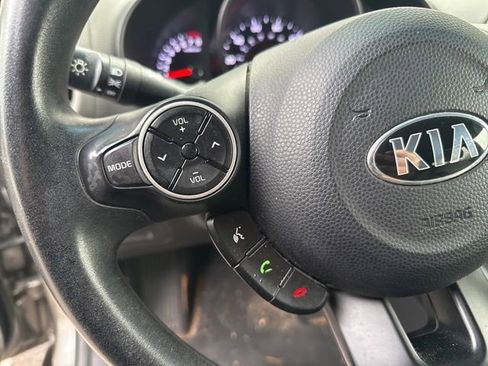 Used 2015 Kia Soul image 18