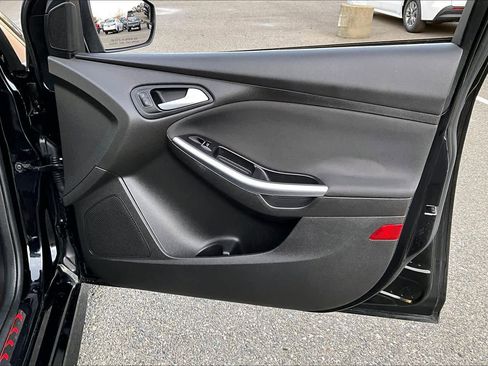 Used 2016 Ford Focus ST image 23