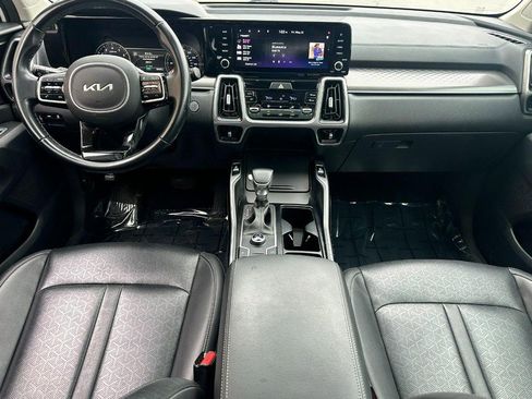 Used 2022 Kia Sorento S w/ Panoramic Sunroof Package FWD image 16