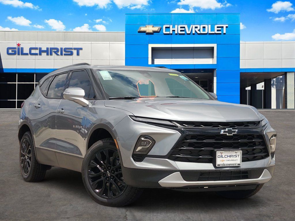 New 2026 Chevrolet Blazer LT w/ LPO, Black Grille Bar Package FWD 360° Tour