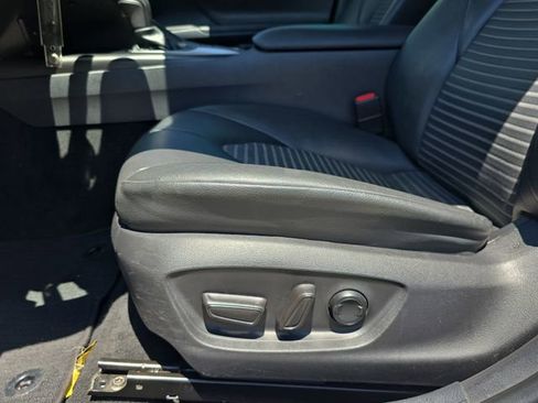 Used 2022 Toyota Camry SE FWD image 29