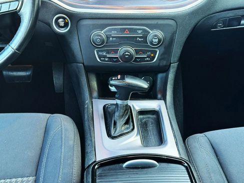 Used 2019 Dodge Charger SXT w/ Blacktop Package image 21