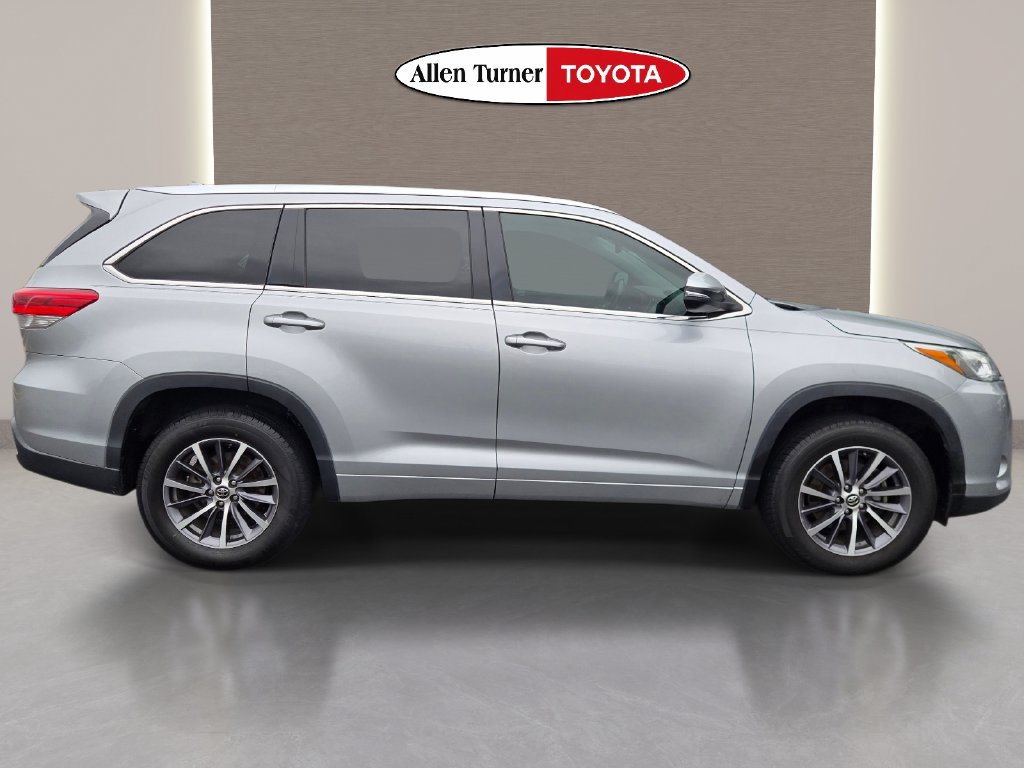 Used 2018 Toyota Highlander XLE FWD image 5