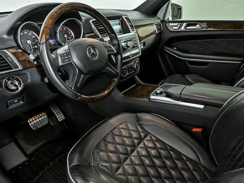 Used 2014 Mercedes-Benz GL 450 4MATIC w/ Lighting Package image 17