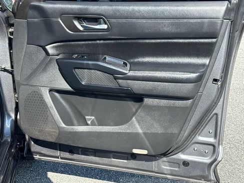 Used 2022 Nissan Pathfinder SV FWD image 14