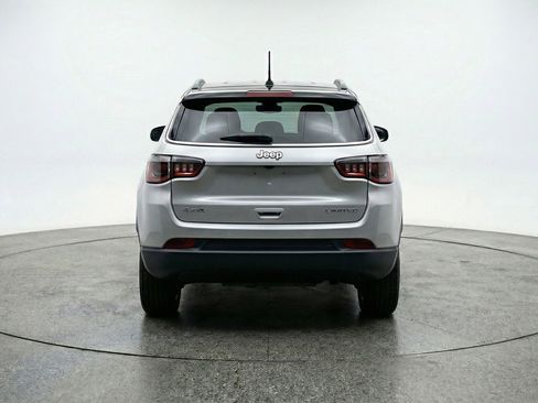 Used 2025 Jeep Compass Limited AWD/4WD image 7