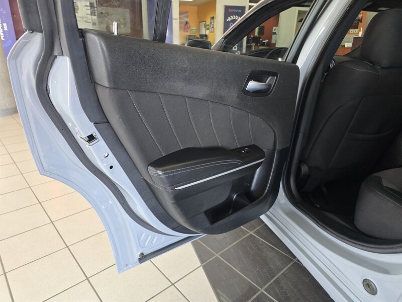 Used 2022 Dodge Charger SXT RWD image 8
