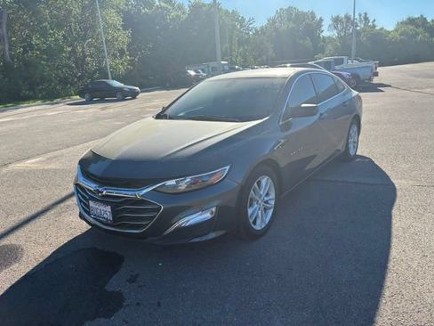 Used 2020 Chevrolet Malibu LS FWD image 3