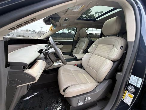 Used 2024 Lincoln Nautilus Reserve w/ Equipment Group 203A AWD/4WD image 6