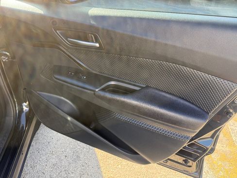 Used 2018 Toyota C-HR XLE FWD image 13