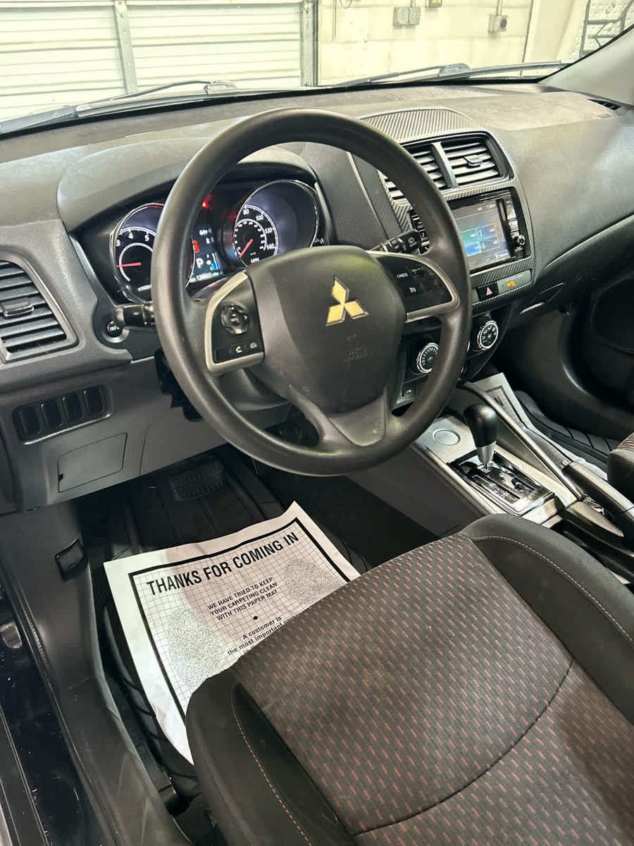 Used 2018 Mitsubishi Outlander Sport ES FWD image 9