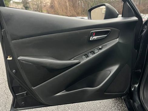 Used 2017 Toyota Yaris iA FWD image 10