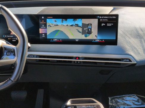 Used 2022 BMW iX xDrive50 w/ Premium Package image 30