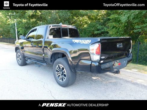 Used 2022 Toyota Tacoma TRD Sport w/ TRD Premium Sport Package AWD/4WD image 3
