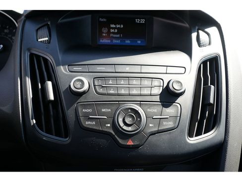 Used 2018 Ford Focus SE image 22