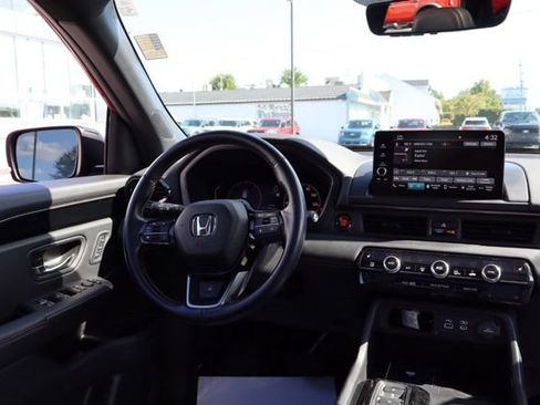 Used 2024 Honda Pilot TrailSport image 42