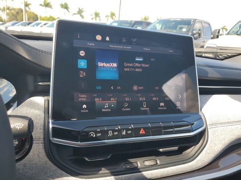 Used 2023 Jeep Compass Latitude image 24