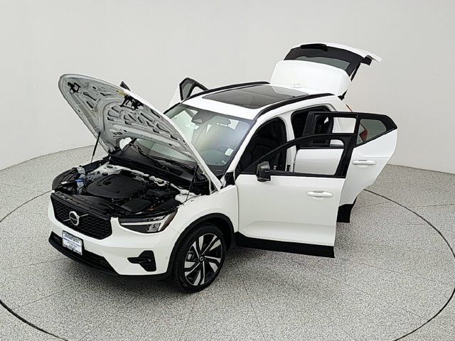 Used 2023 Volvo XC40 B5 Ultimate w/ Climate Package AWD/4WD image 39