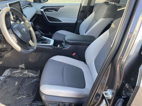 Used 2024 Toyota RAV4 XLE w/ Convenience Package image 23