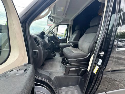 Used 2017 RAM ProMaster 2500 w/ Premium Appearance Group FWD image 9