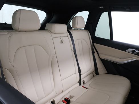 Used 2022 BMW X5 xDrive40i w/ Premium Package AWD/4WD image 41