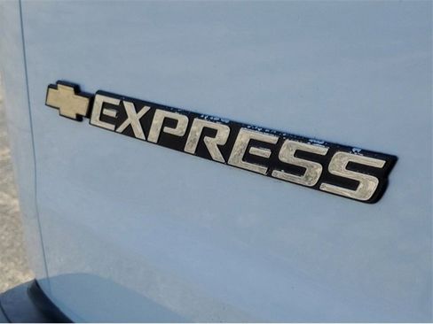 Used 2021 Chevrolet Express 2500 w/ Driver Convenience Package image 10
