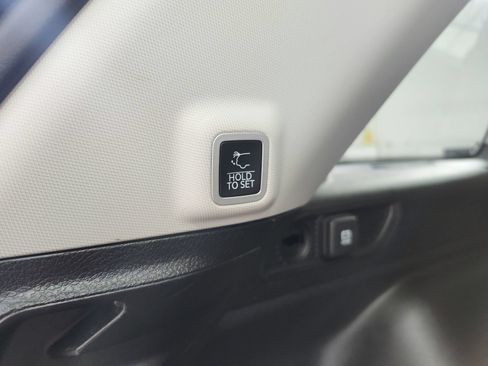 Used 2023 Jeep Grand Cherokee Limited AWD/4WD image 46