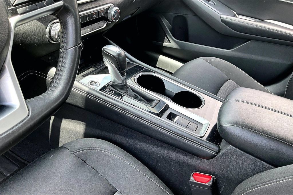 Used 2024 Nissan Altima 2.5 SV w/ SV Premium Package FWD image 16