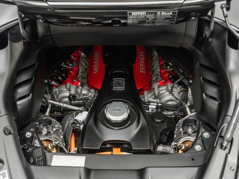 Used 2024 Ferrari SF90 Spider image 12