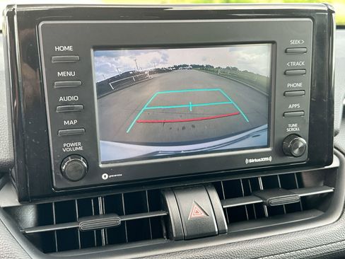 Used 2021 Toyota RAV4 LE image 13