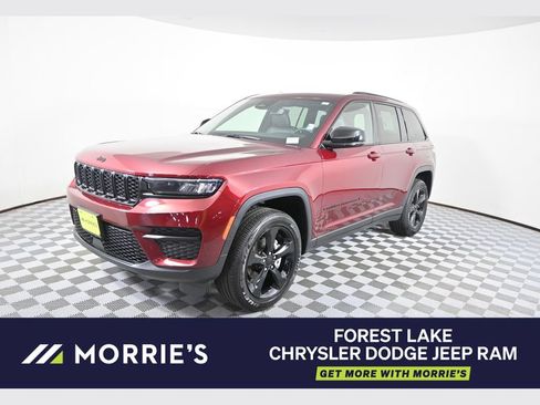 Used 2023 Jeep Grand Cherokee Altitude AWD/4WD image 1