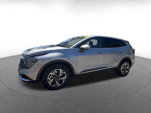 Used 2025 Kia Sportage LX image 7