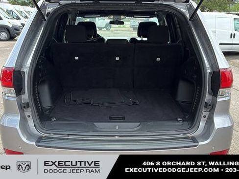 Used 2021 Jeep Grand Cherokee Laredo AWD/4WD image 24