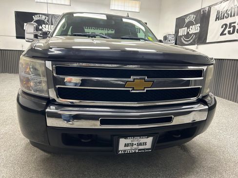 Used 2009 Chevrolet Silverado 1500 W/T AWD/4WD image 2
