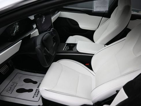 Used 2022 Tesla Model S Plaid AWD/4WD image 32