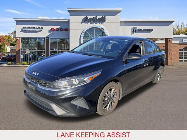 Used 2022 Kia Forte LXS w/ LXS Technology Package FWD image 3