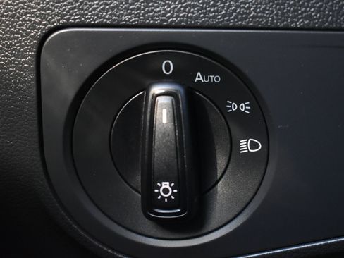 Used 2021 Volkswagen Tiguan S image 18