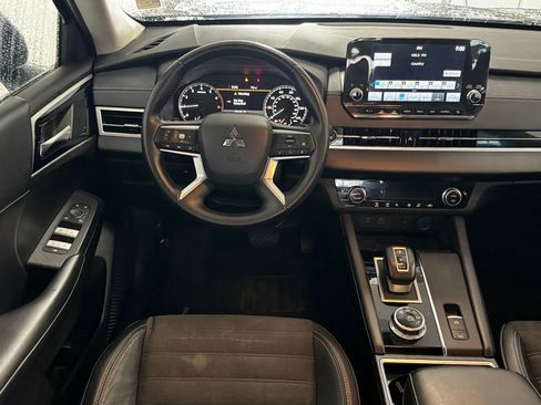 Used 2022 Mitsubishi Outlander SE FWD image 12