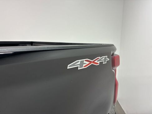 Used 2020 Chevrolet Silverado 2500 LTZ w/ LTZ Premium Package image 10