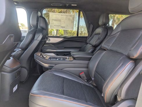 New 2026 Lincoln Navigator Black Label AWD/4WD image 15