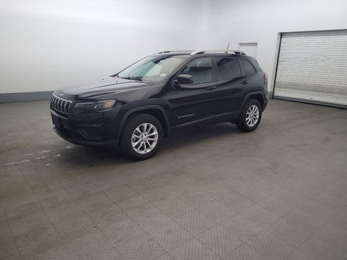 Used 2021 Jeep Cherokee Latitude AWD/4WD image 2