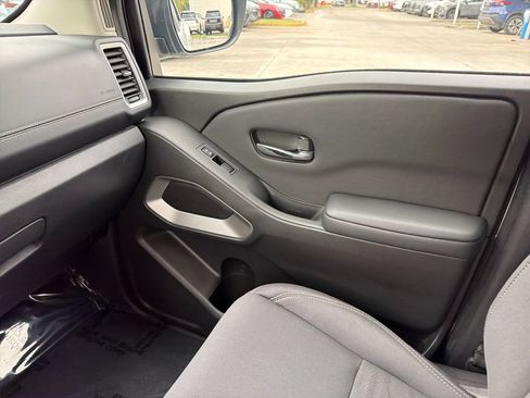 Used 2023 Nissan Frontier SV w/ Tow Package RWD image 28