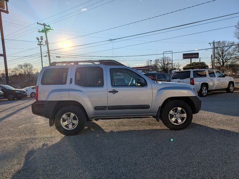 Used 2011 Nissan Xterra S image 4