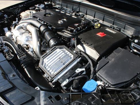 Used 2025 Mercedes-Benz GLB 250 4MATIC image 32