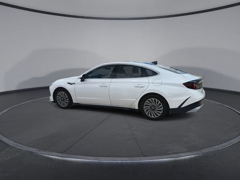 Used 2025 Hyundai Sonata Limited FWD image 6